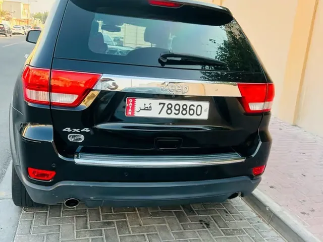 صورة 2013 جيب جراند شيروكي سميت