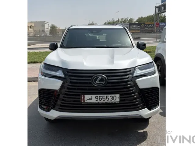 صورة 2025 لكزس LX 700h