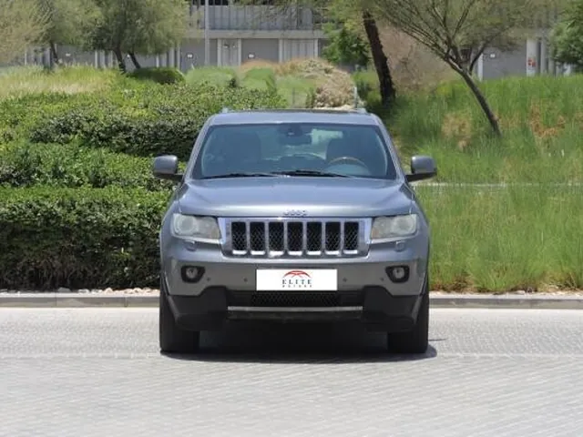 Photo of 2012 Jeep Grand Cherokee Overland