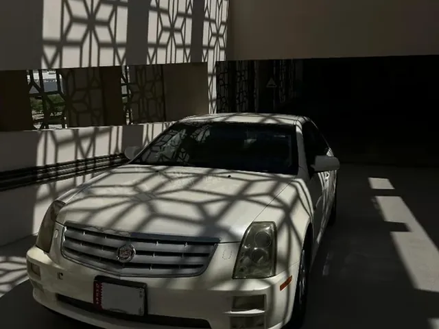 صورة 2005 كاديلاك STS