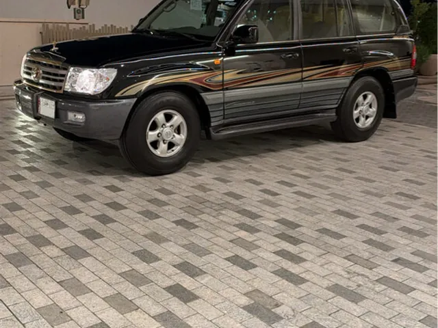 Photo of 2004 Toyota Land Cruiser GXR