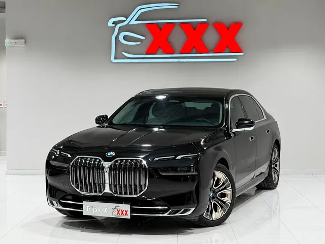 Photo of 2025 BMW 7-Series 735i