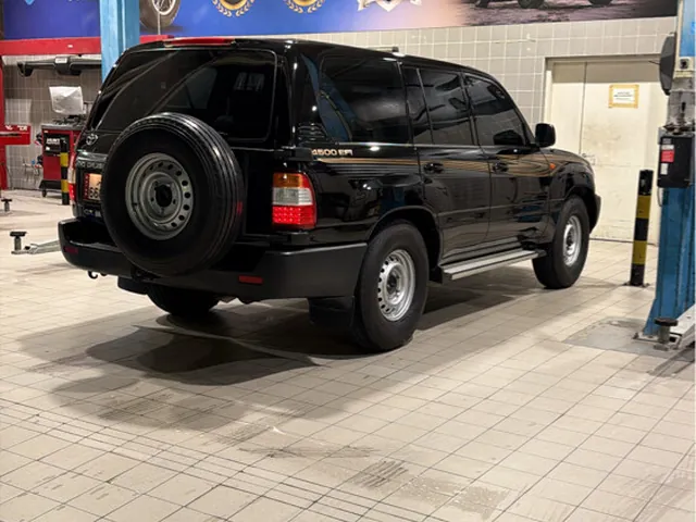 Photo of 2006 Toyota Land Cruiser GX