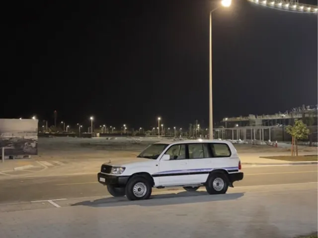 Photo of 2001 Toyota Land Cruiser GXR Limited