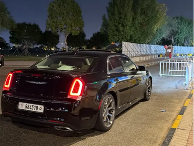 صورة 2017 كرايسلر 300 C