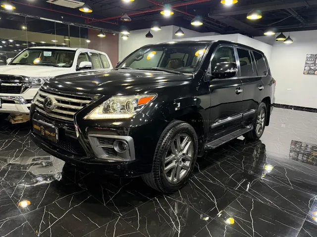 صورة 2012 لكزس LX 570