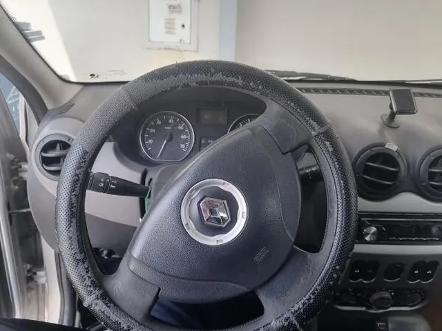 Photo of 2012 Renault Logan