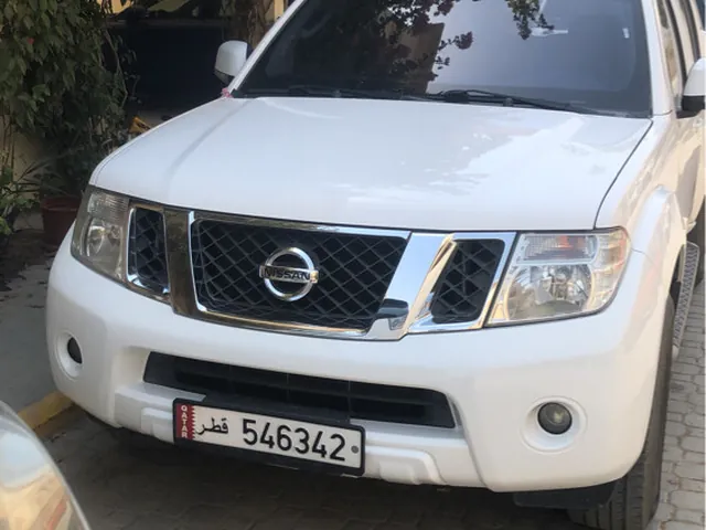 صورة 2015 نيسان باثفايندر LE