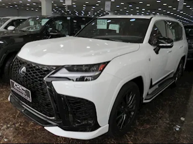 صورة 2025 لكزس LX 600 اف سبورت