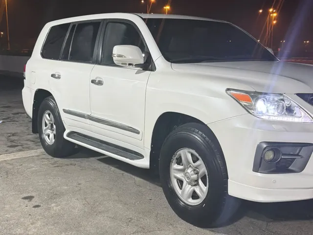Photo of 2014 Lexus LX 600