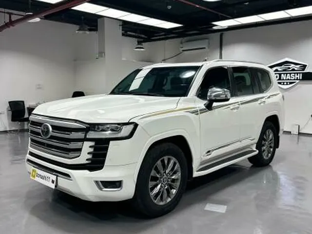 صورة 2022 تويوتا لاند كروزر VXR