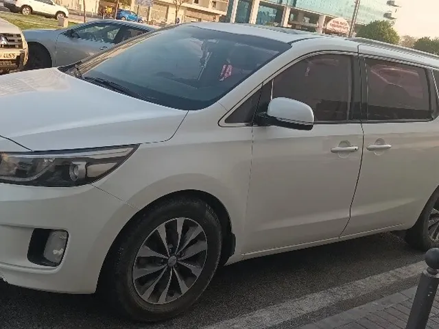 صورة 2016 كيا كرنفال