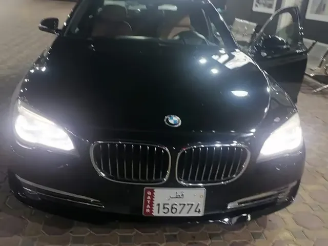 صورة 2013 بي إم دبليو الفئة السابعة 750Li