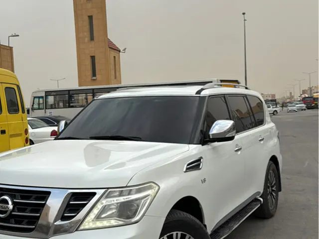 صورة 2011 نيسان باترول LE