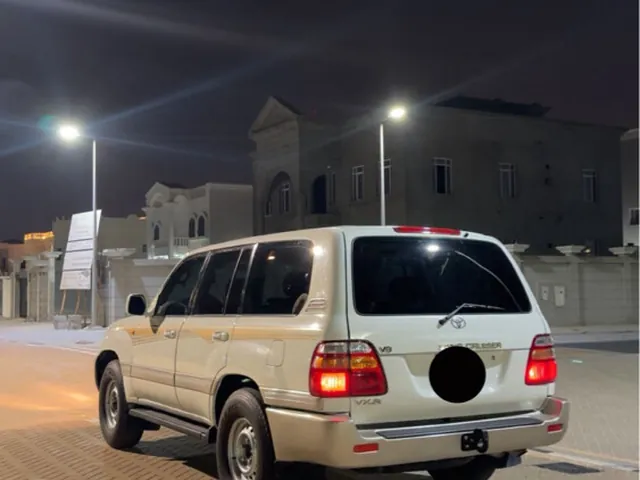 Photo of 2001 Toyota Land Cruiser VXR
