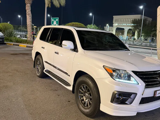 Photo of 2014 Lexus LX 570 S