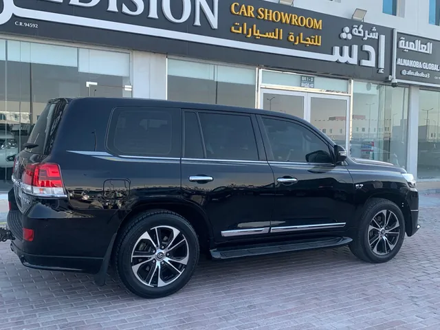 Photo of 2020 Toyota Land Cruiser VXR Grand Touring S