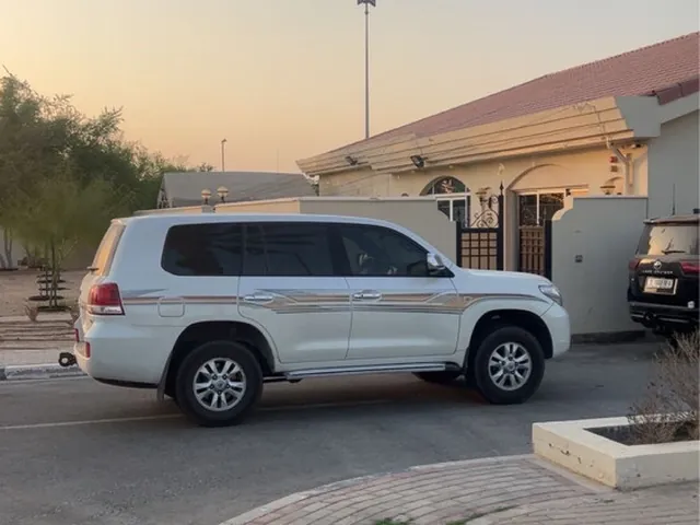 Photo of 2008 Toyota Land Cruiser GXR