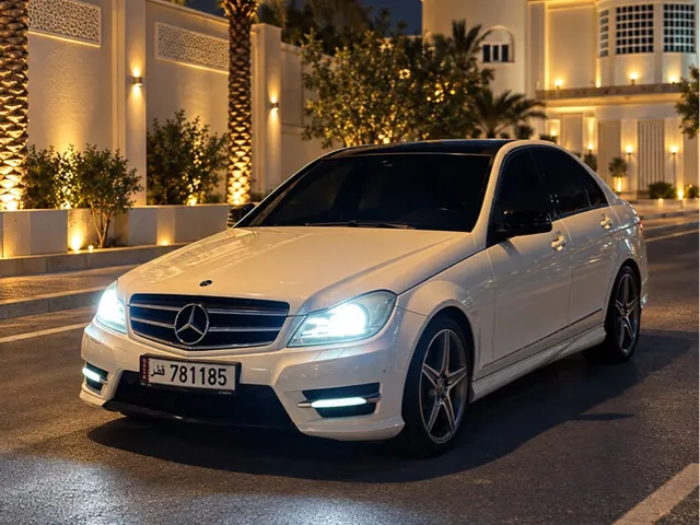 صورة 2012 مرسيدس-بنز C 300
