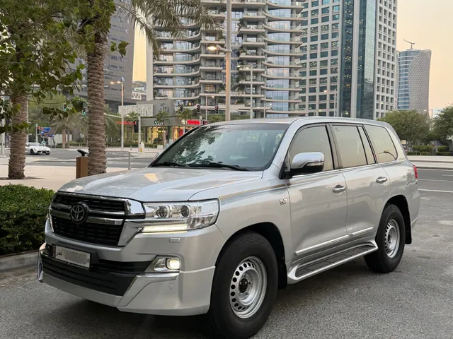 صورة 2018 تويوتا لاند كروزر VXR