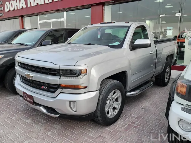 Photo of 2018 Chevrolet Silverado LT