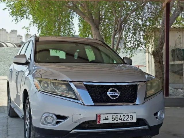 Photo of 2013 Nissan Pathfinder Platinum