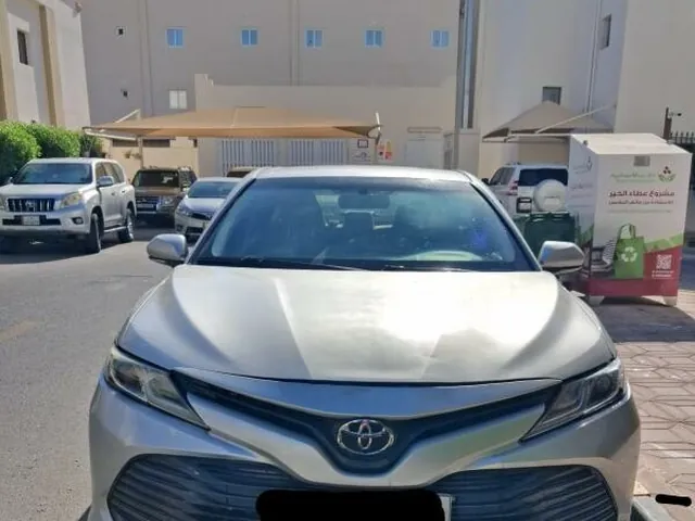 صورة 2019 تويوتا كامري LE
