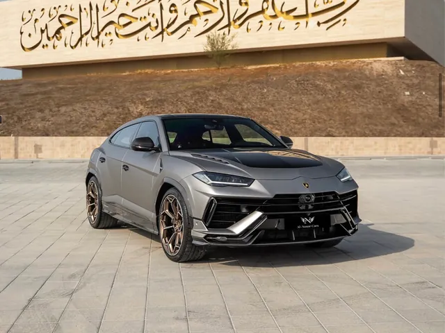 Photo of 2023 Lamborghini Urus