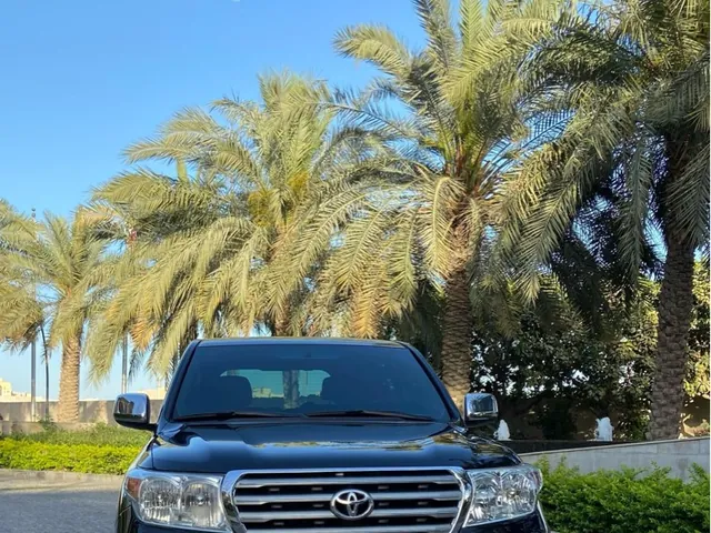 صورة 2009 تويوتا لاند كروزر VXR