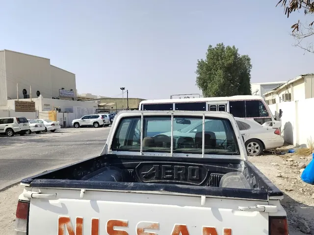 Photo of 2000 Nissan Pickup