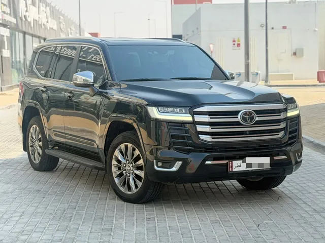 صورة 2022 تويوتا لاند كروزر VXR