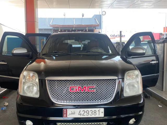 Photo of 2010 GMC Yukon Denali