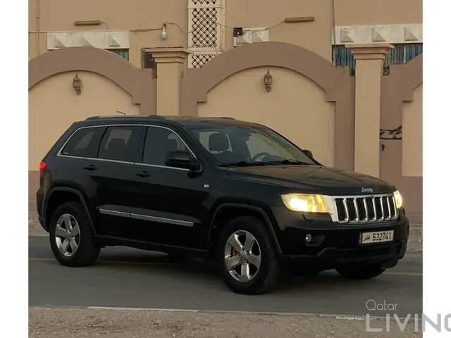 Photo of 2012 Jeep Grand Cherokee Laredo