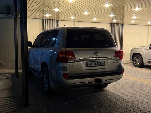 صورة 2014 تويوتا لاند كروزر VXR