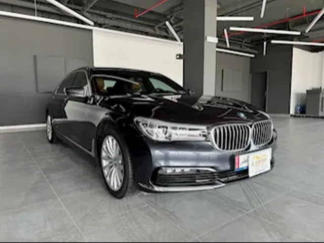 صورة 2019 بي إم دبليو الفئة السابعة 730Li