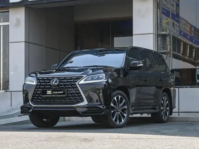 Photo of 2021 Lexus LX 570 Black Edition