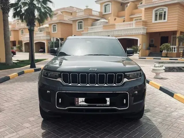 Photo of 2023 Jeep Grand Cherokee Overland