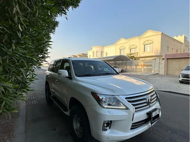 صورة 2009 لكزس LX 570