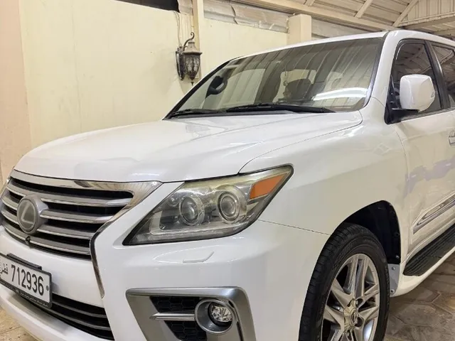 صورة 2015 لكزس LX 570 S