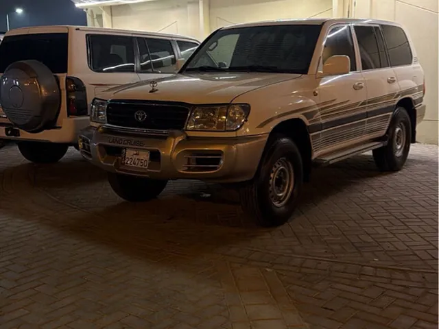 Photo of 2002 Toyota Land Cruiser GXR