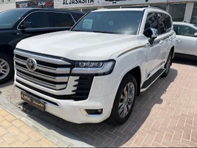 صورة 2023 تويوتا لاند كروزر VXR