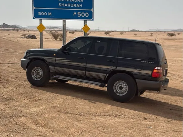 Photo of 2002 Toyota Land Cruiser GXR