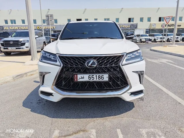 صورة 2019 لكزس LX 570 S