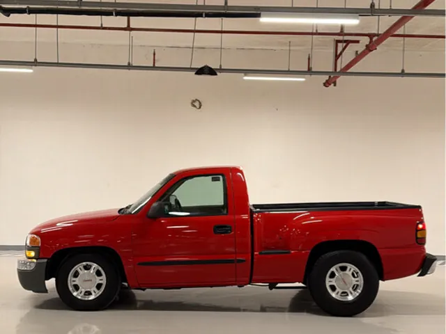 Photo of 2005 GMC Sierra 1500