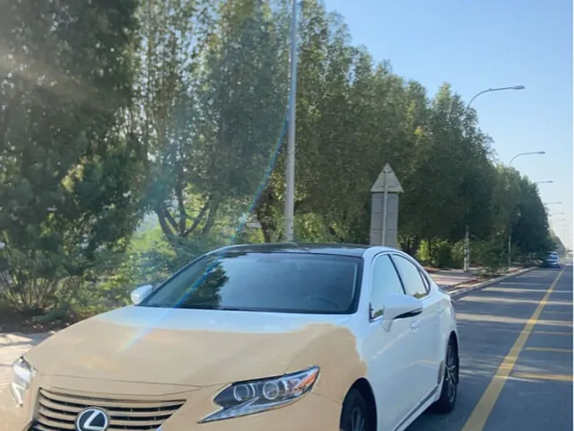 صورة 2016 لكزس ES 350