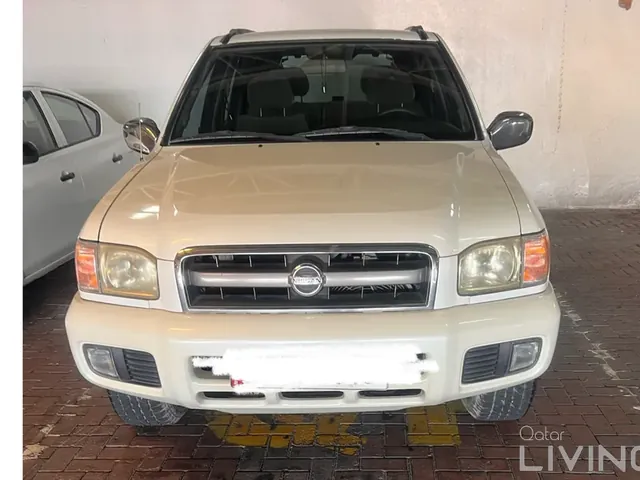 Photo of 2003 Nissan Pathfinder LE