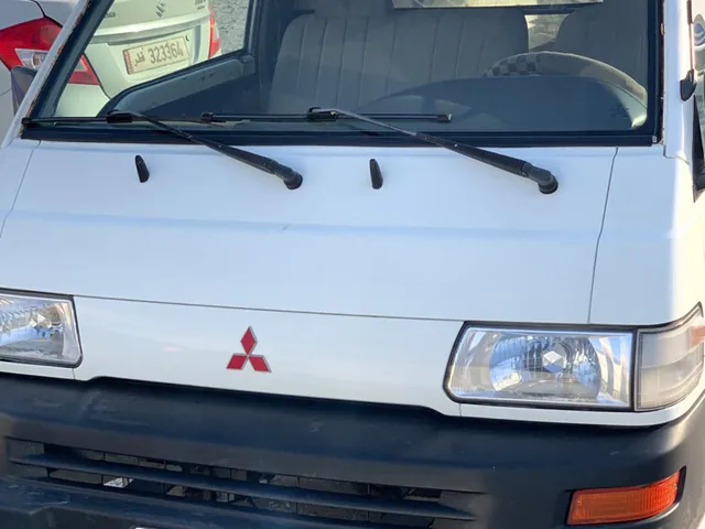 Photo of 2013 Mitsubishi L300