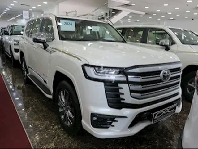صورة 2024 تويوتا لاند كروزر VXR