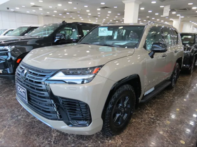 صورة 2025 لكزس LX 600 أوفرتريل