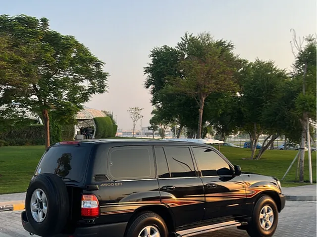 Photo of 2004 Toyota Land Cruiser GX
